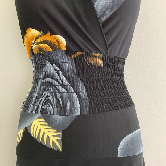 bold floral dress - Picture 4 of 12